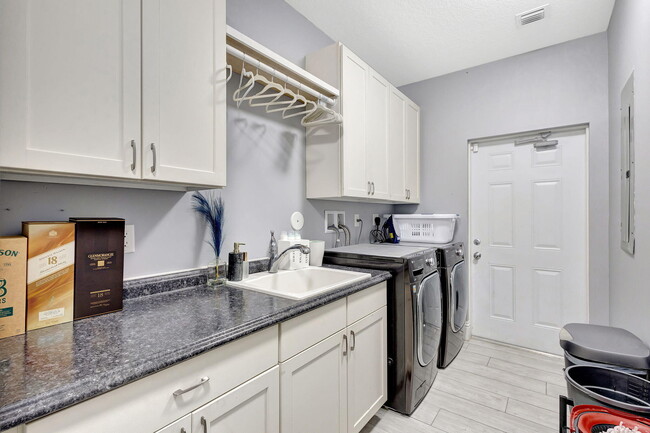 Building Photo - 13803 Citrus Grove Blvd