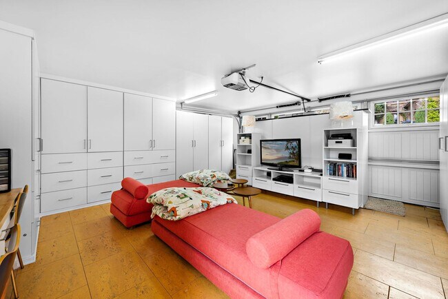 Building Photo - Mid-century modern meets industrial chic i...