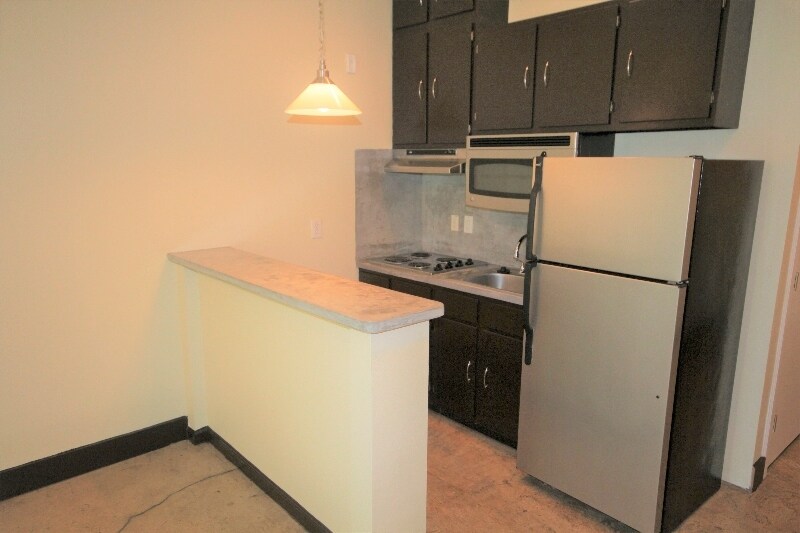 Building Photo - 710 S Medina St