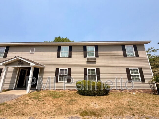 Building Photo - 1908 Tall Pines Cir