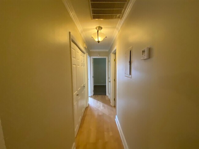 Building Photo - 311 Westwood Dr