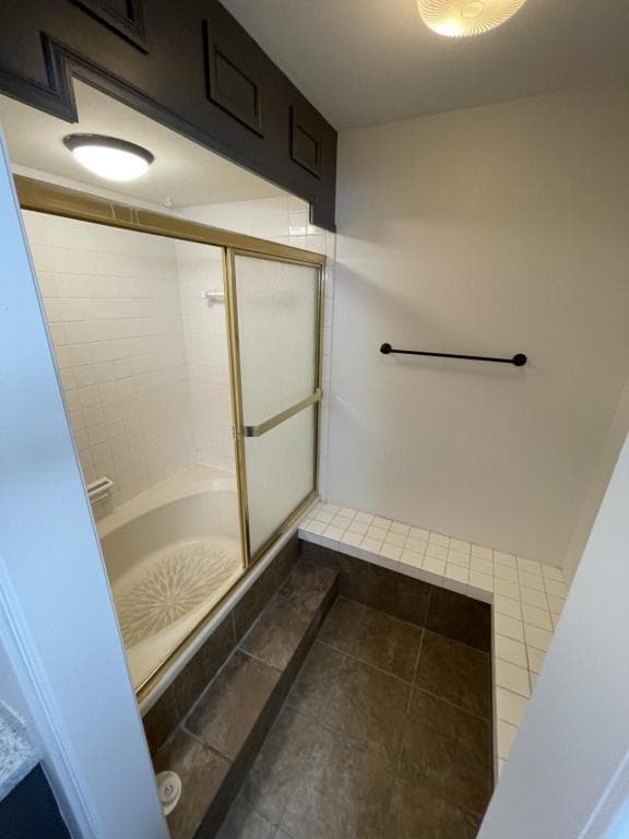 Building Photo - 6114 S Lakewood Ave