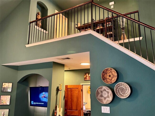 Building Photo - 2308 Sweet Clover Dr