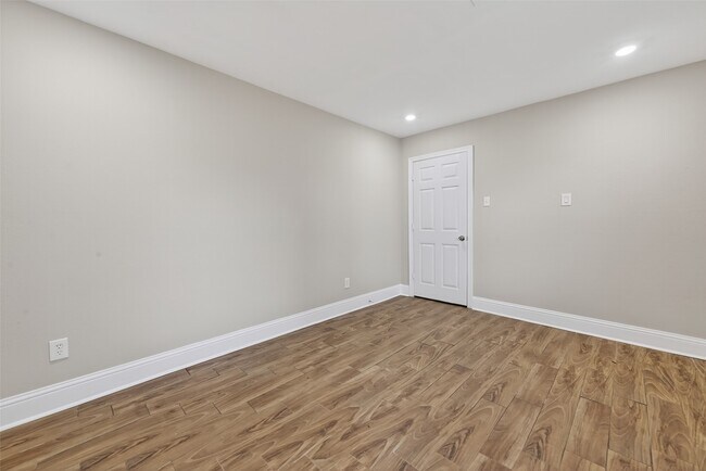 Building Photo - 11107 Cedarview Ln