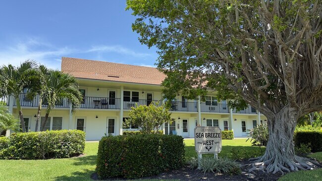 Building Photo - 235 Seaview Ct