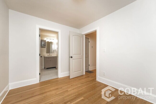 Building Photo - 755 St Charles Ave NE