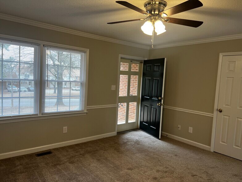 Building Photo - 2507 Saint Christopher Cir SW