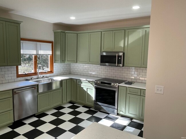 Building Photo - 5893 S Black Ankle Rd