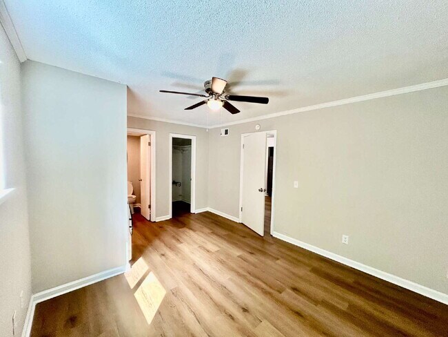 Building Photo - 105 P' Poole Ave #101: Red Bank 1Bed/1Bath Apartment w/ Laundry Units, Central AC, and Granite Co...