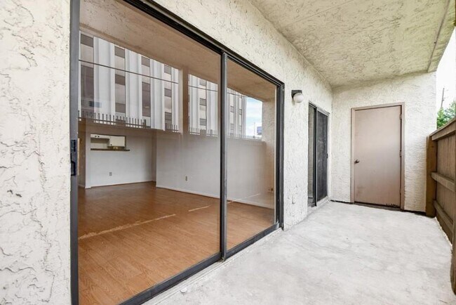 Building Photo - 8529 Hearth Dr