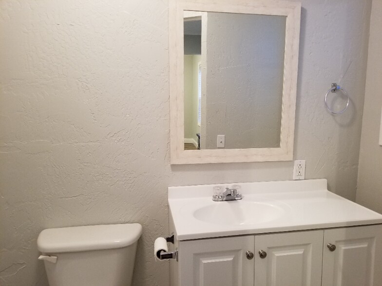 Building Photo - 220 E D St