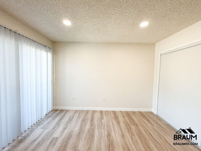 Building Photo - 5461 Kester Ave