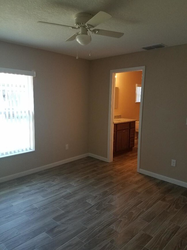 Building Photo - 900 Moton Ave