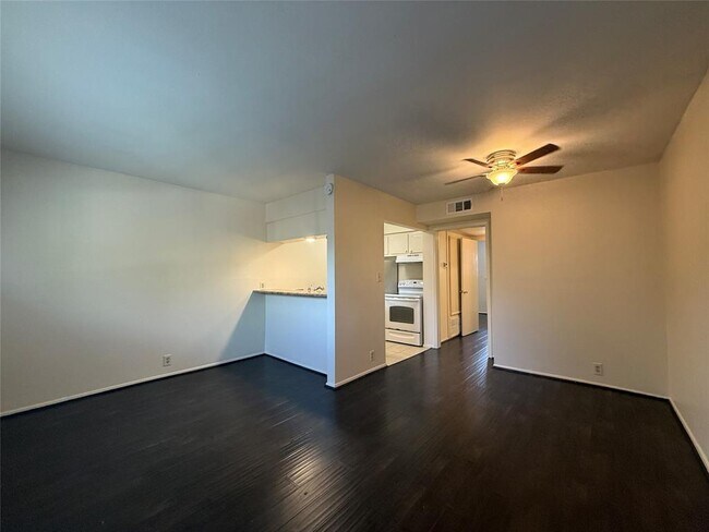 Building Photo - 1530 Heights Blvd