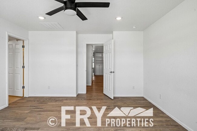 Building Photo - 3BR Home w/ Attached Garage + Easy Commute to Denver & DIA