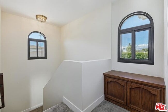 Building Photo - 7345 W 90th St