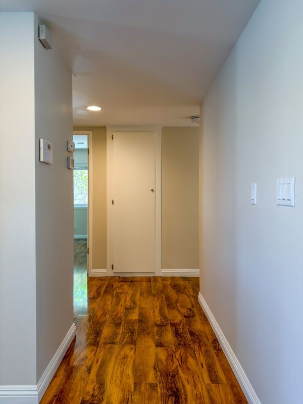 Building Photo - 5445 Sunvalley Ct