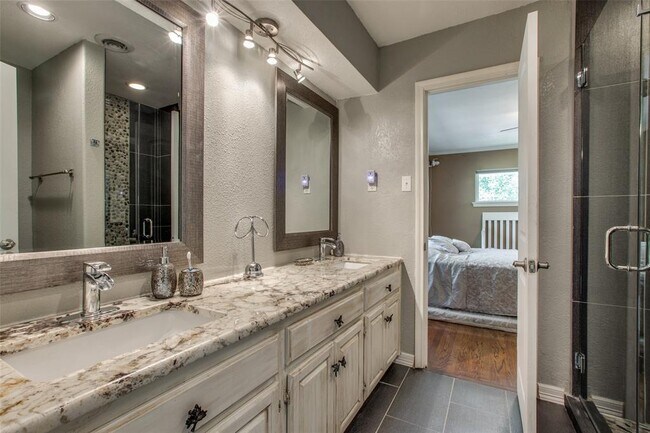Building Photo - 6006 Boca Raton Dr