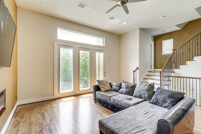 Building Photo - 1613 Bonner St