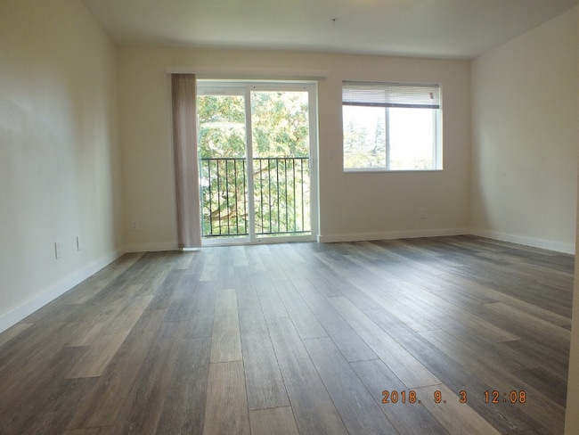 Primary Photo - 12544 15th Ave NE