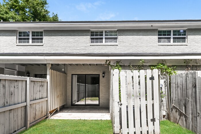 Building Photo - 817 Von Kolnitz Rd