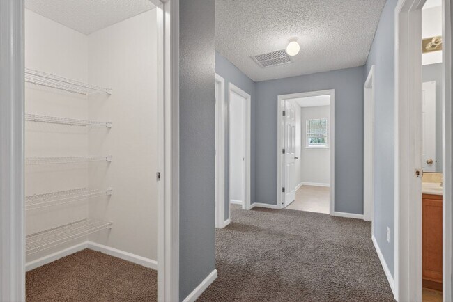 Building Photo - Great location! Great price! Great home!