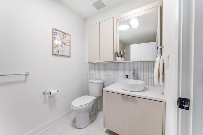 Building Photo - 857 Communipaw Ave