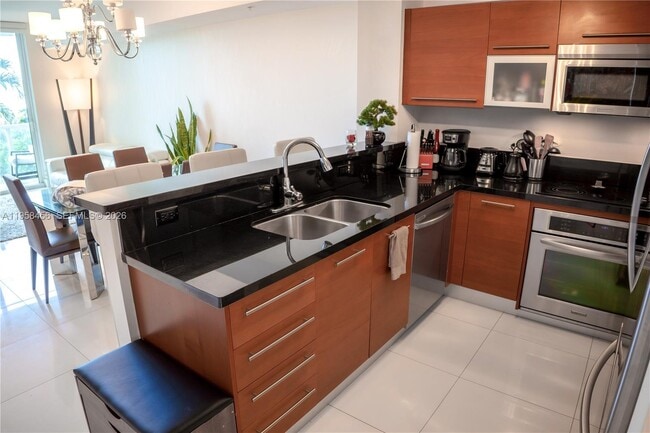 Building Photo - 253 NE 2nd St