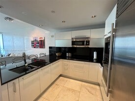 Building Photo - 17121 Collins Ave