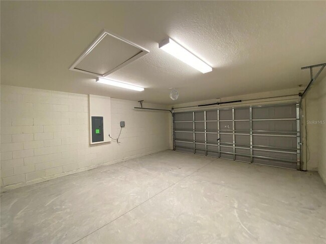 Building Photo - 8190 N Wakefield Dr