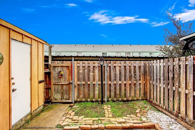 Building Photo - 4057 Young St