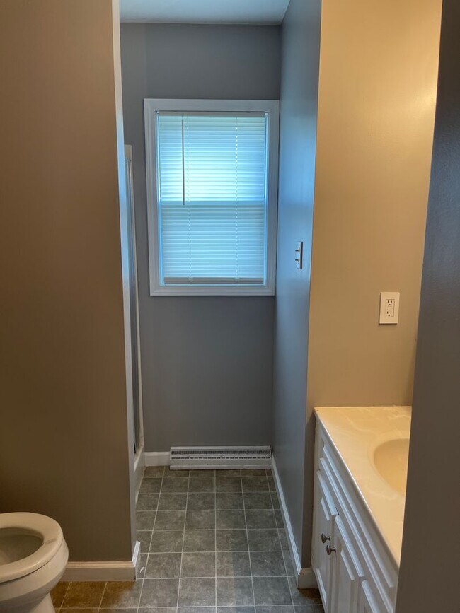 Building Photo - 612 S 8th St