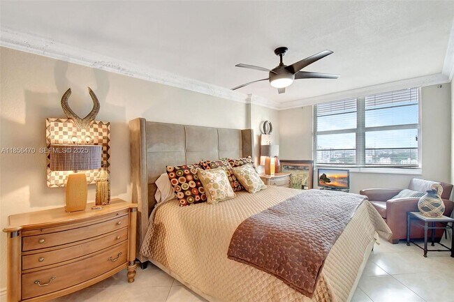 Building Photo - 336 N Birch Rd