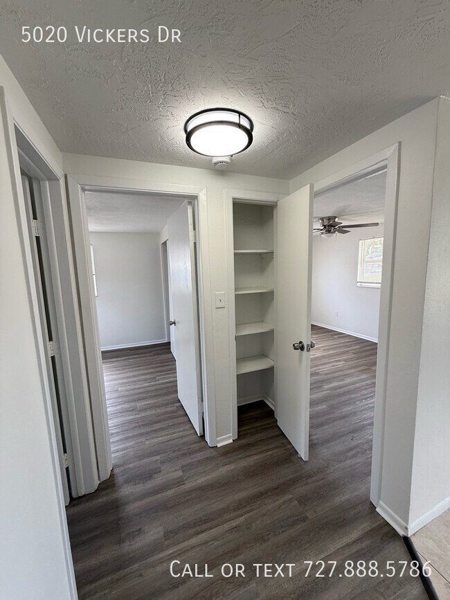 Building Photo - 5020 Vickers Dr
