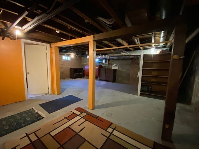 Building Photo - Lovely Cully Home with Bonus Loft, Basemen...