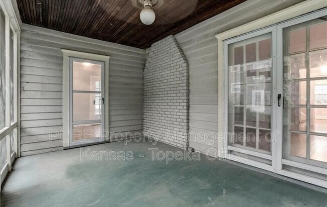 Building Photo - 108 SW Madison St