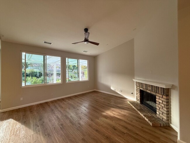 Building Photo - Stunning Home for Rent in Murrieta