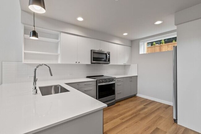 Building Photo - Stunning Brand-New Ballard Townhome with Air Conditioning