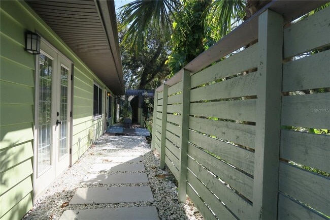 Building Photo - 3400 Clark Dr