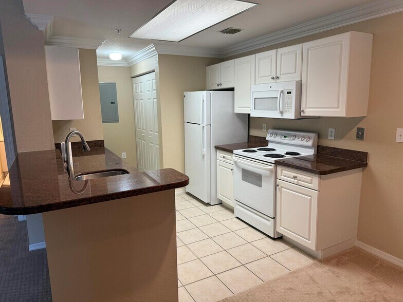 Building Photo - 2806 Veronia Dr