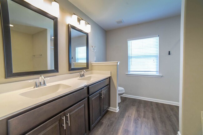 Building Photo - Available Now! ?? ?? ??!