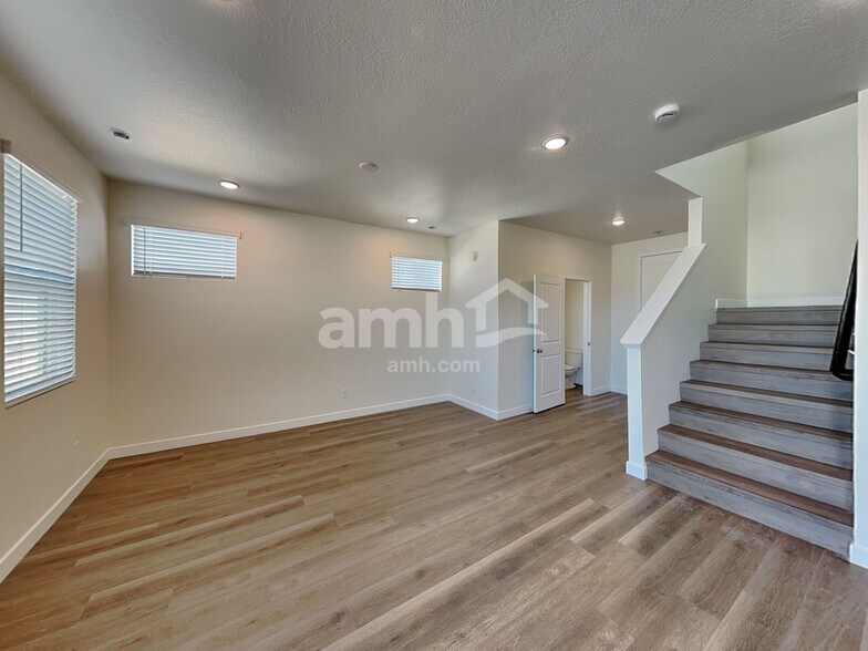 Building Photo - 4672 W Ore Strm Rd