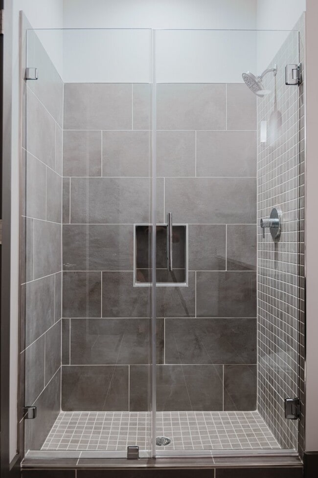 Building Photo - Be the first to Live in the Washington Square Apartments!