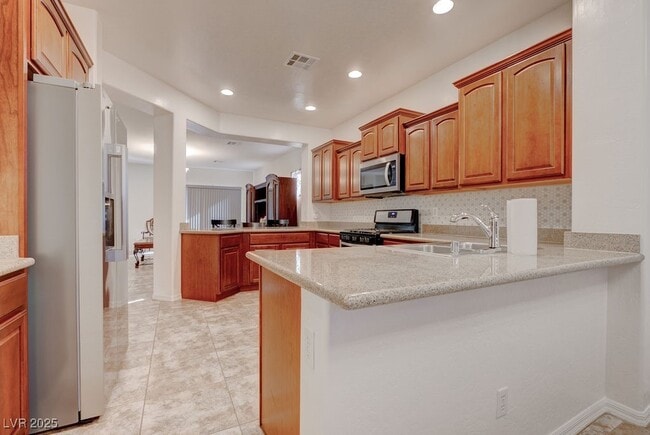 Building Photo - 6021 Orlov Trotter Ave