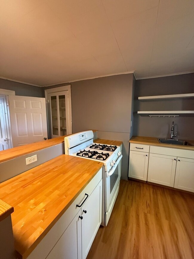 Building Photo - 115 Liberty St