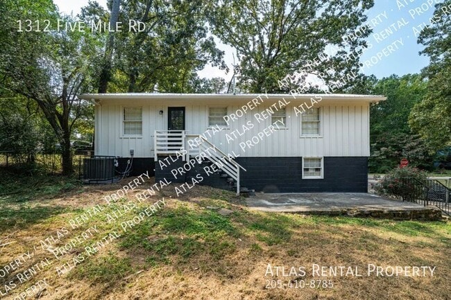 Building Photo - 1312 5 Mile Rd