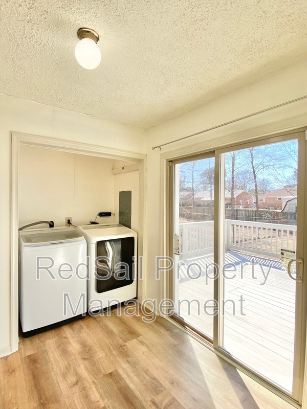 Building Photo - 249 Manchester Dr