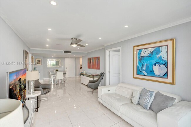 Building Photo - 9273 Collins Ave