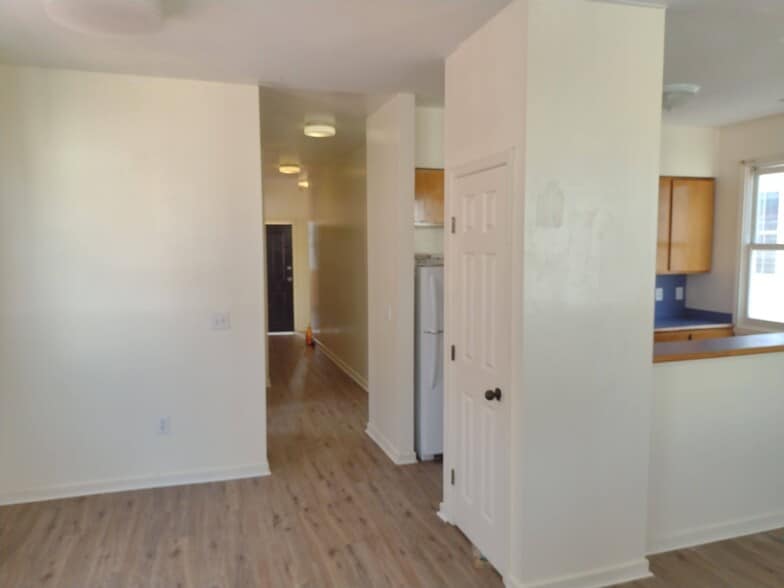 Building Photo - 39 America St