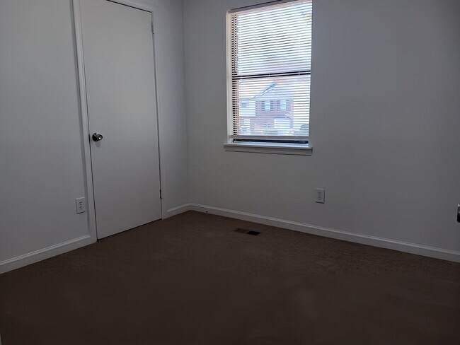 Building Photo - 3 bedroom Townhome in Grayson Valley **Ava...